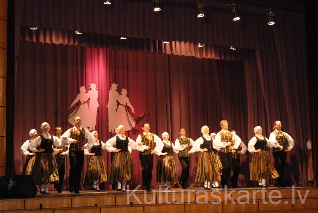 Iecavas kultūras nama vidējās paaudzes deju kolektīvs "Iecava"